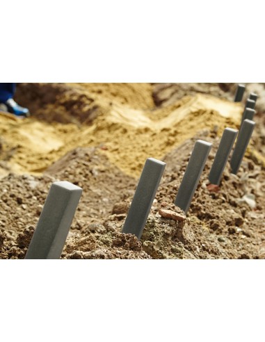 Estacas pondedge clavadas