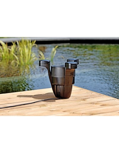 skimmer motorizado en el exterior