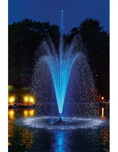 Fuente iluminada en azul